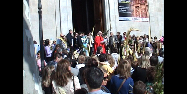 <h3>Benedicció solemne de rams</h3>
a l'escala davant l'Església Parroquial. 11:00